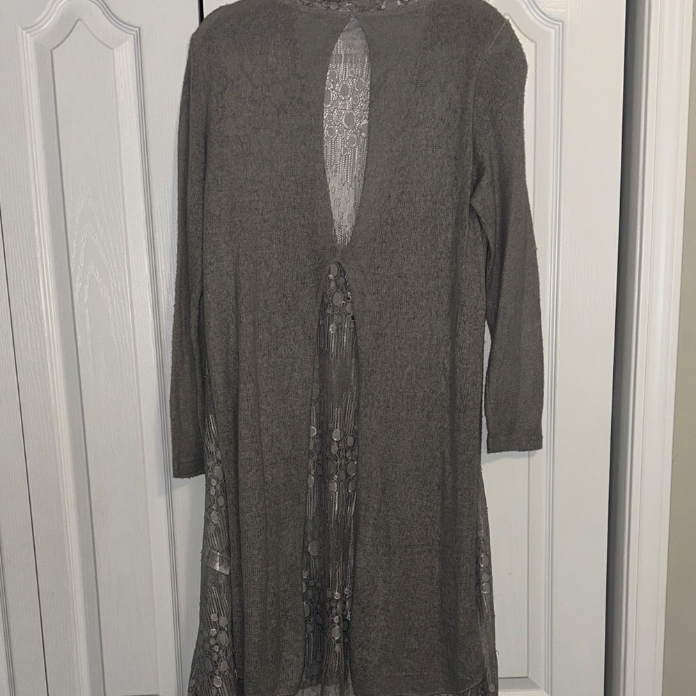 Fleur de Lis Collection Gray Cardigan - Picture 5 of 8